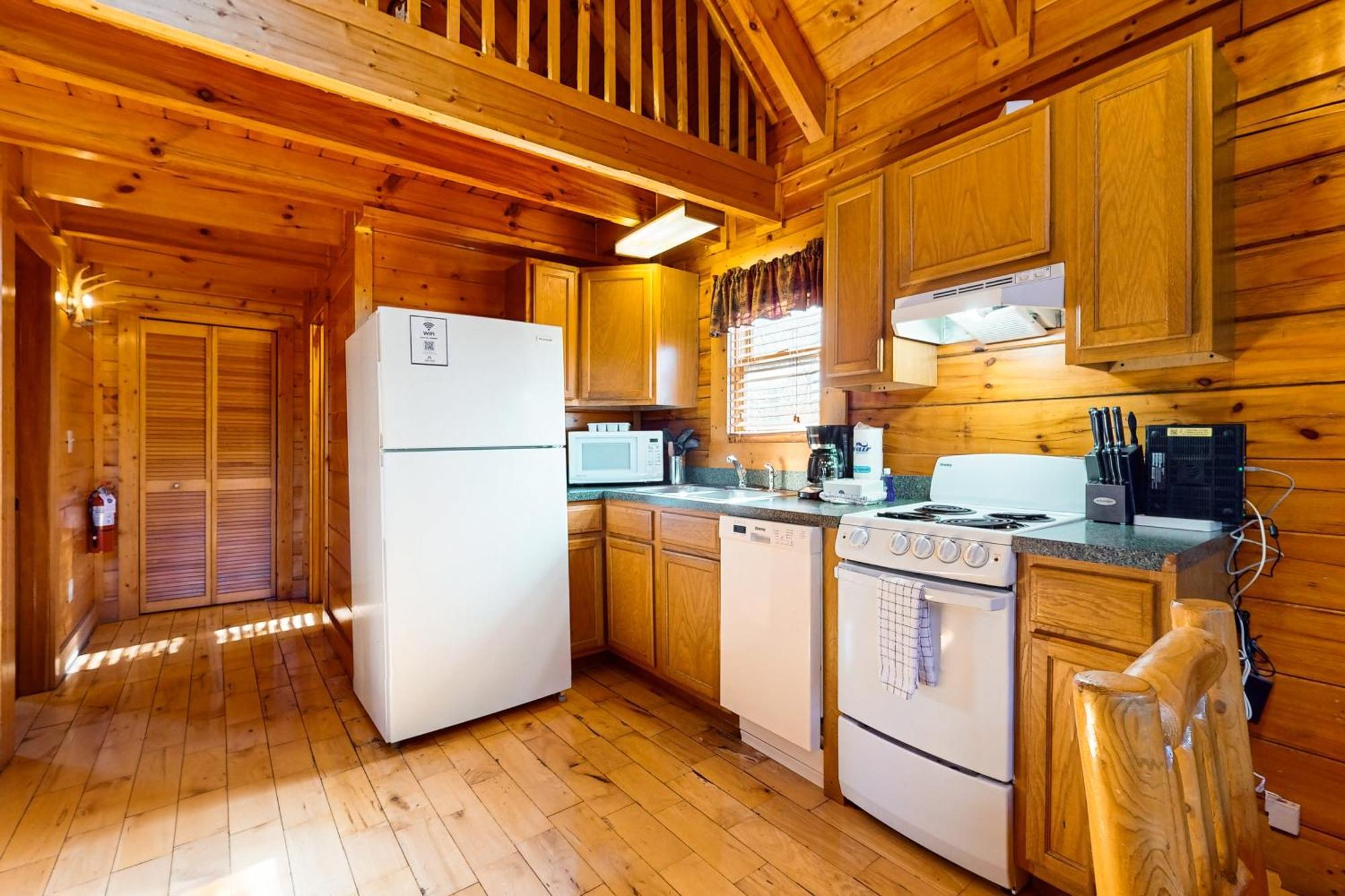 Pin Oak Cabin, Unit 241 * Pigeon Forge