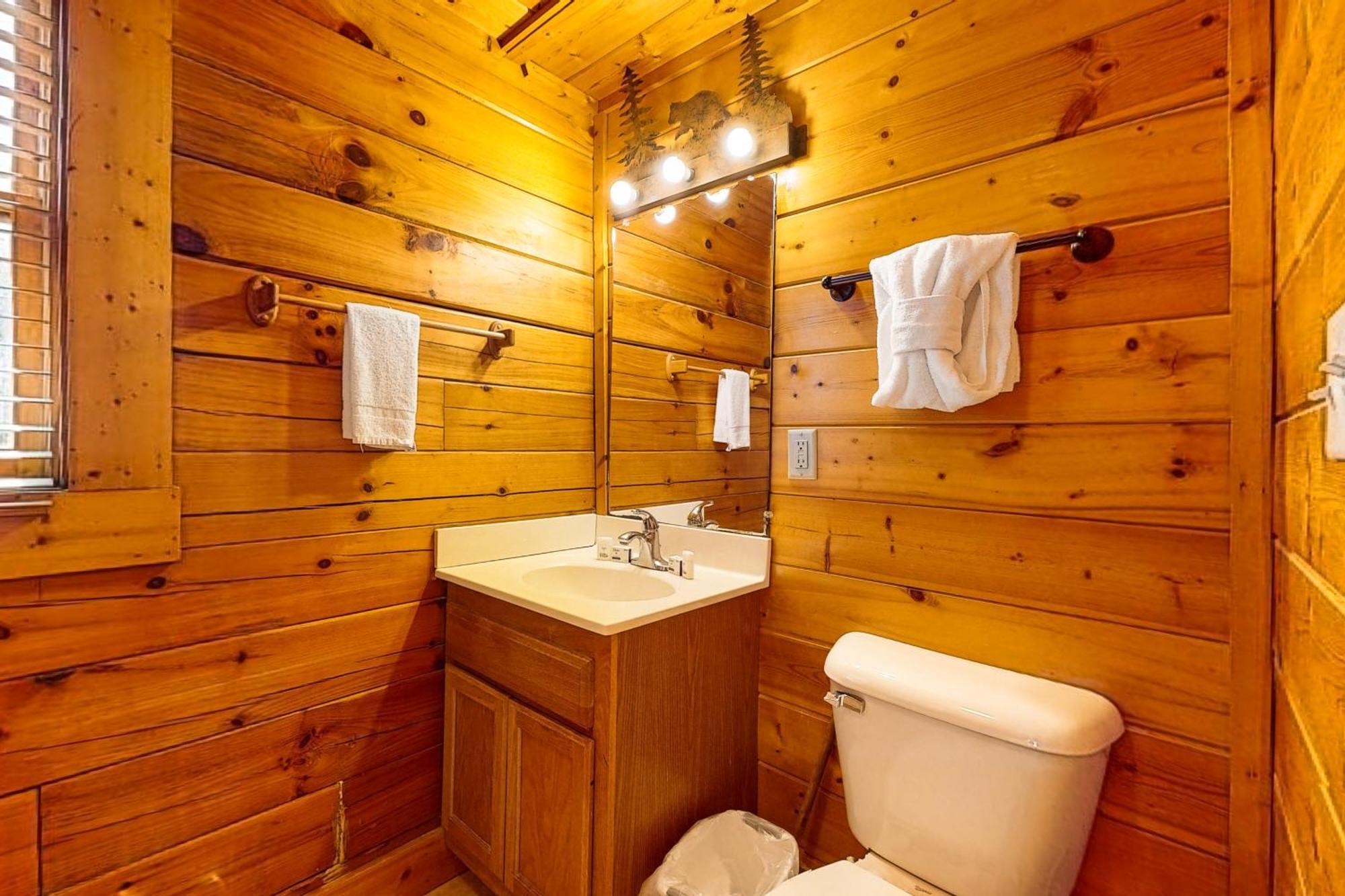 Pin Oak Cabin, Unit 241